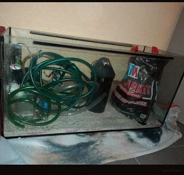 200L Aquarium Becken mit Eheim Aussenfilter. Alles funktionsfähig