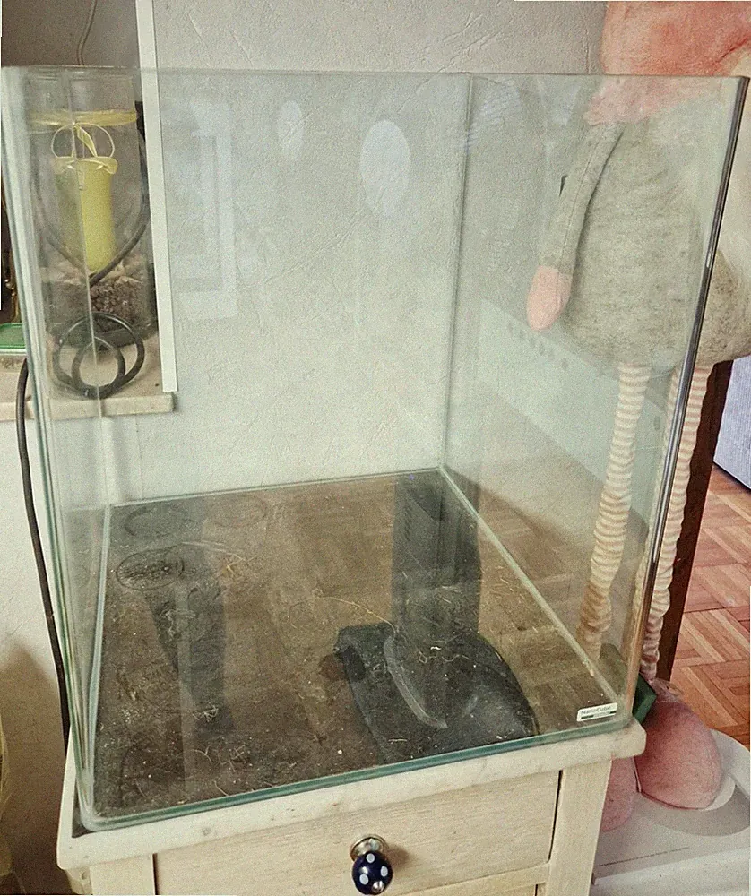 Dennerle Nano Cube 60 L mit AußenfIlter, Zubehör und Unterschrank