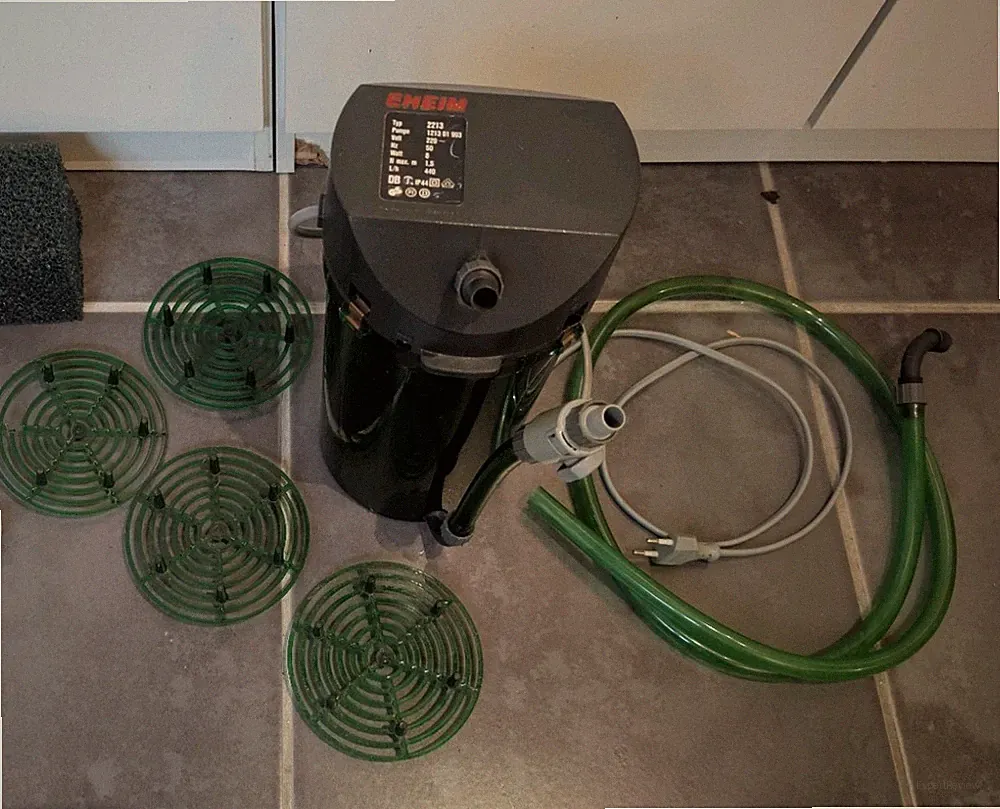EHEIM Außenfilter 2213 Aquariumfilter 440 l/h 8 W für Süßwasser bis 250 L
